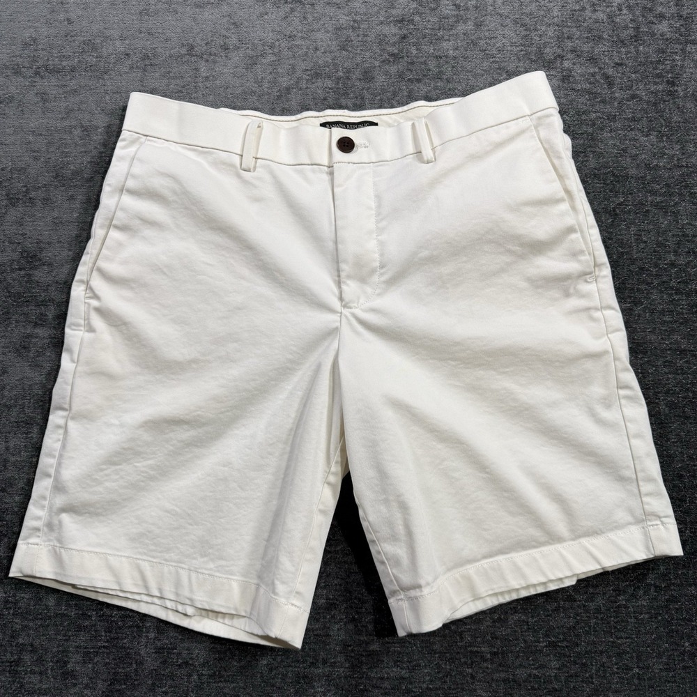 Banana‎ Republic 9" Shorts Men's Size 32 Tan Khaki Flat Front Chino Preppy